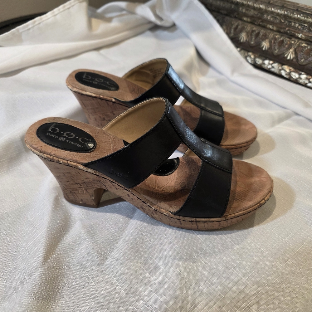 b.o.c. Women's Black Platform Sandals w/ 3" Heel.  Sz 9